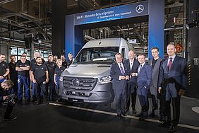 (c) Mercedes-Benz AG