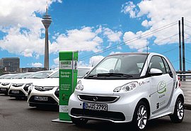 Elektroautos an der Ladestation.