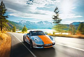 E-Porsche auf der Straße.