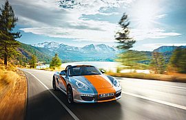 E-Porsche auf der Straße.