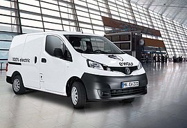 E-Van in einer Halle.